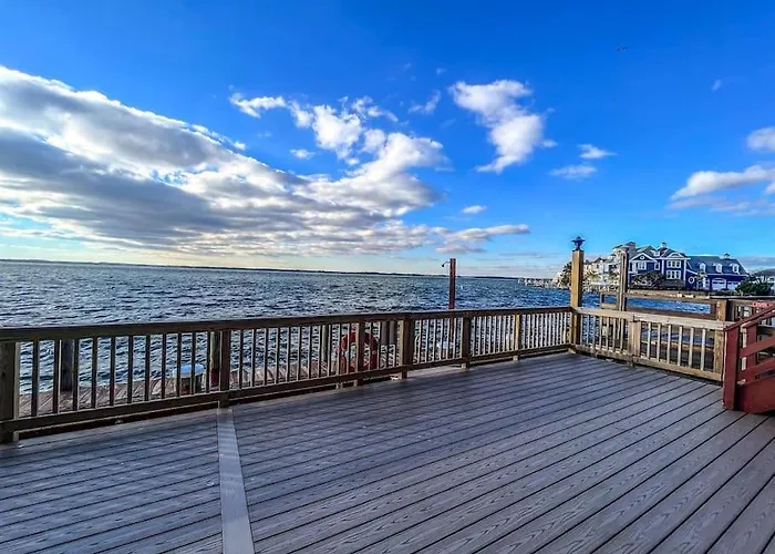 Stunning 2br/2ba Bayfront Retreat